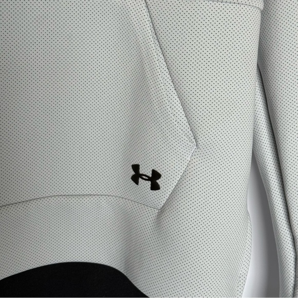 Under Armour Light Gray and Black Sweatshirt size small - Picture 3 of 10